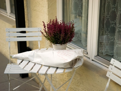 flowers at my doorstep : )