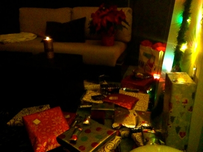 Thinking about my dearests while wrapping presents - that is why I love December!