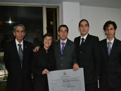 Celebrating the new archievement in the family. My younger brother is now Doctor Carlos Eduardo Moreno.